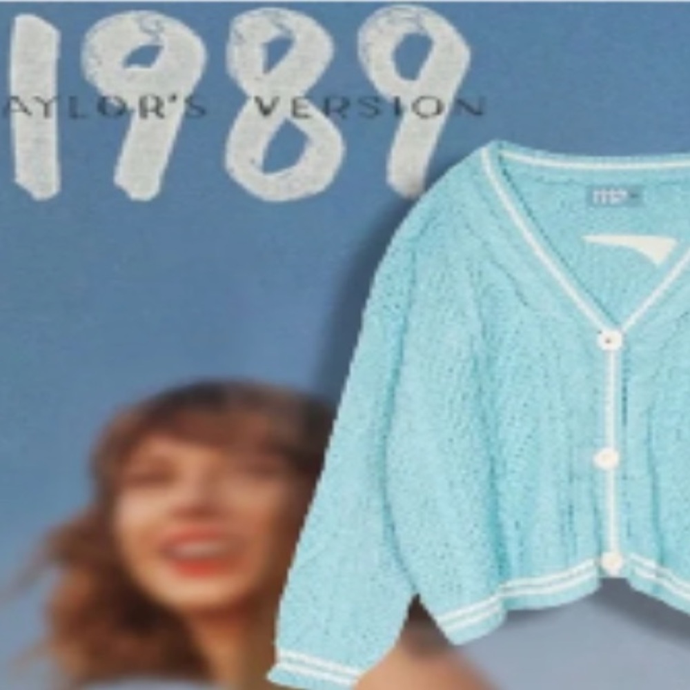 149. Last 1! Blue 1989 Cable inspired Cardigan made famous by Taylor Swift - Picture 2 of 4